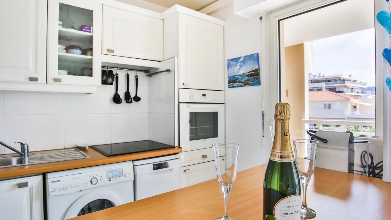 Photo of Kitchen in Prado - Republique