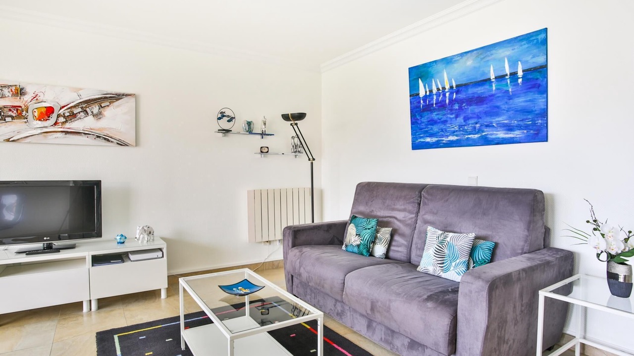 Photo of Livingroom in Prado - Republique