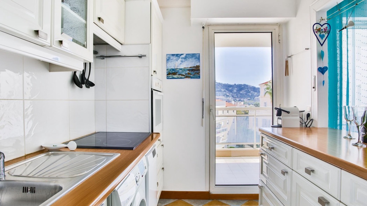 Photo of Kitchen in Prado - Republique