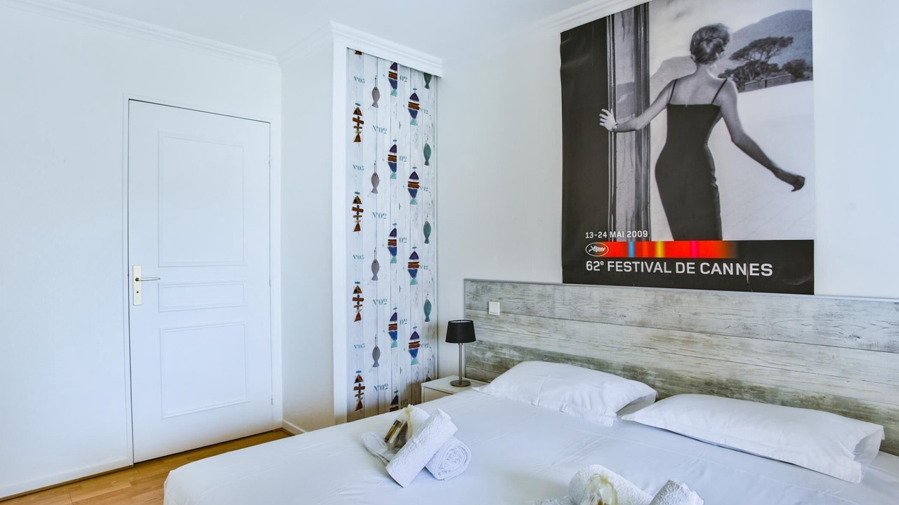 Photo of Bedroom in Prado - Republique