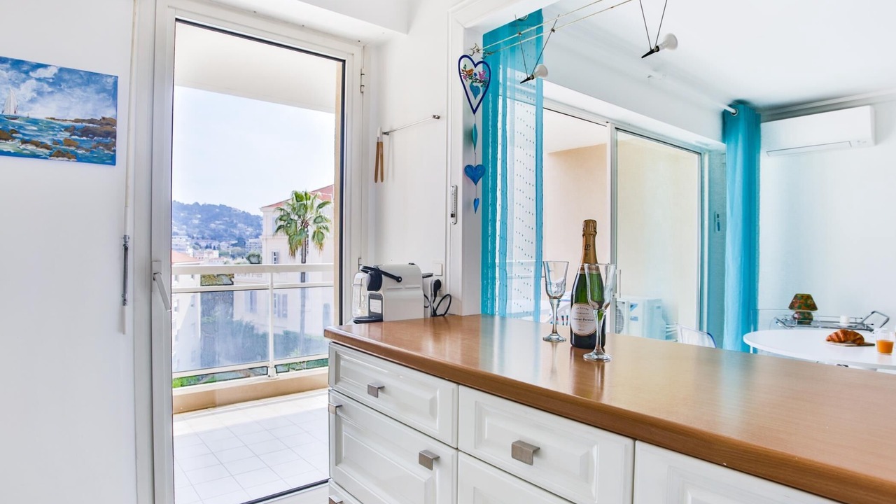 Photo of Kitchen in Prado - Republique