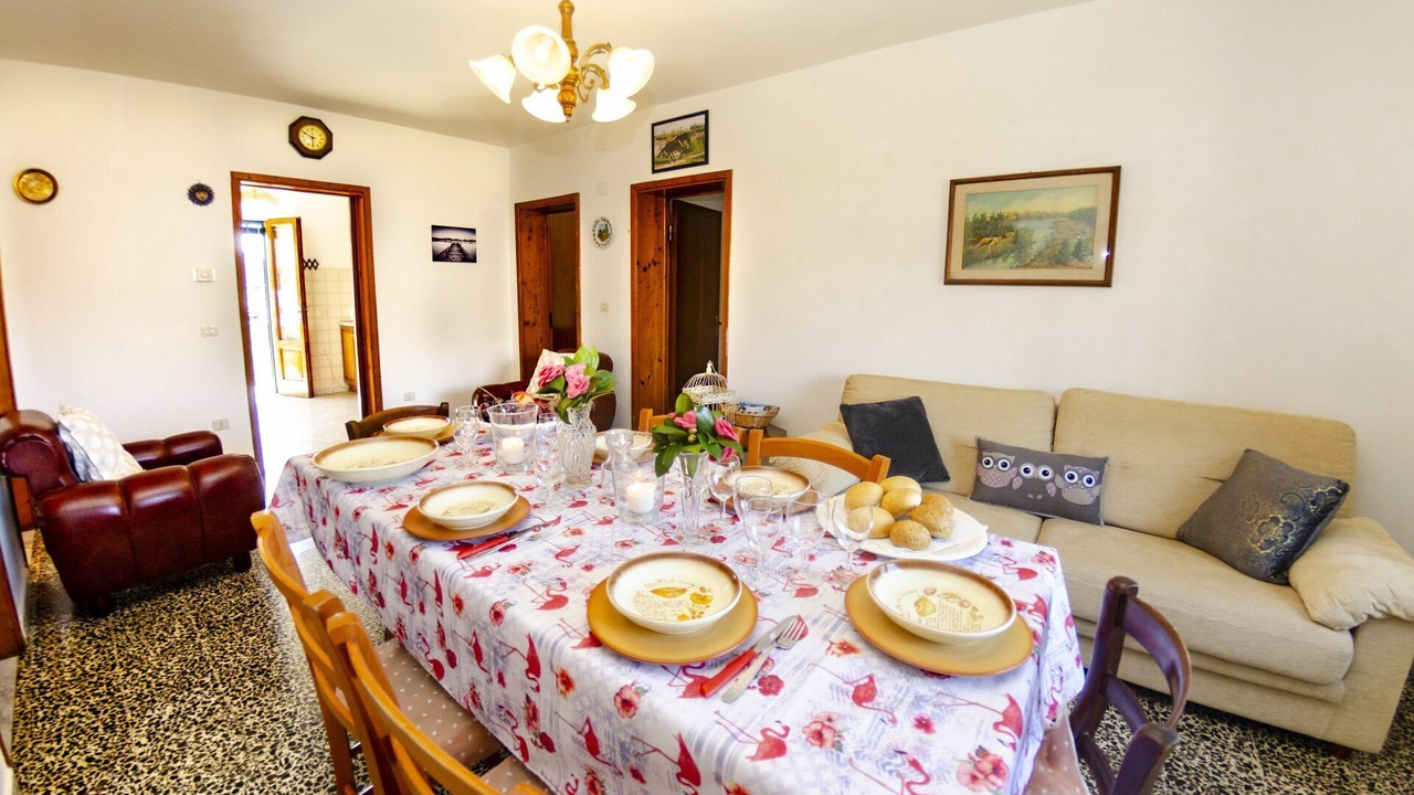 Photo of Livingroom in Montefegatesi