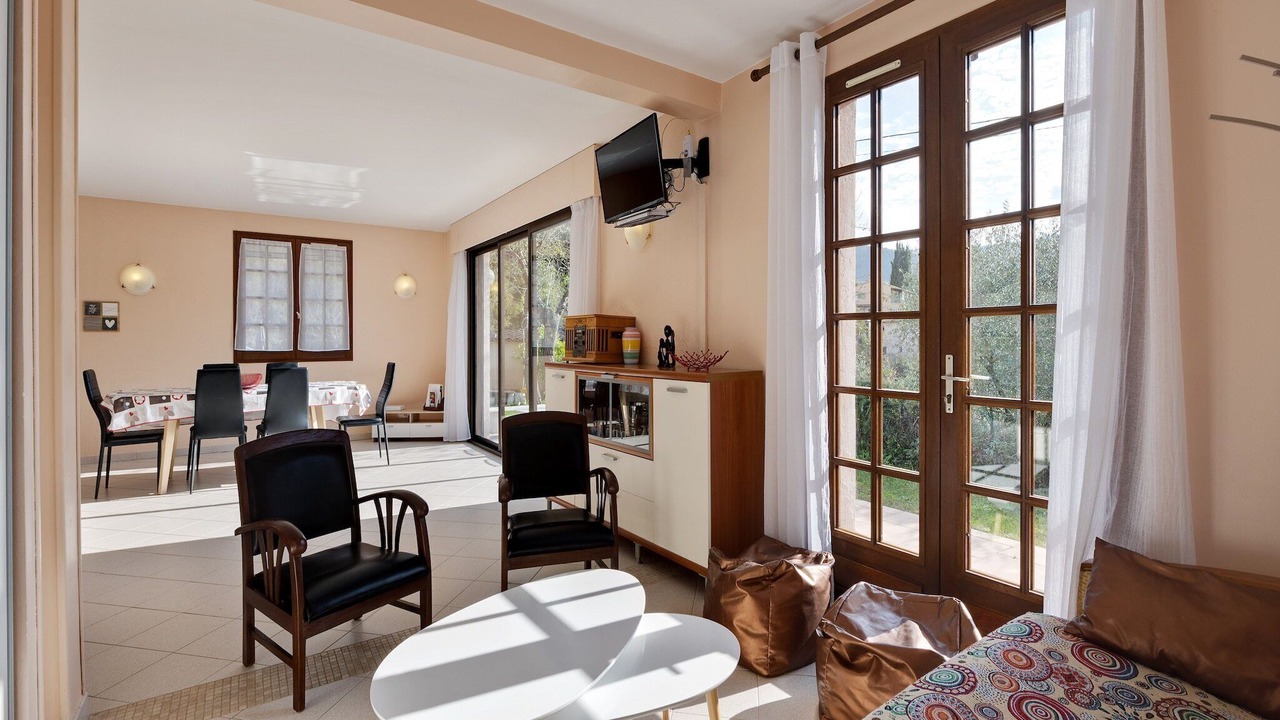 Photo of Livingroom in Drap