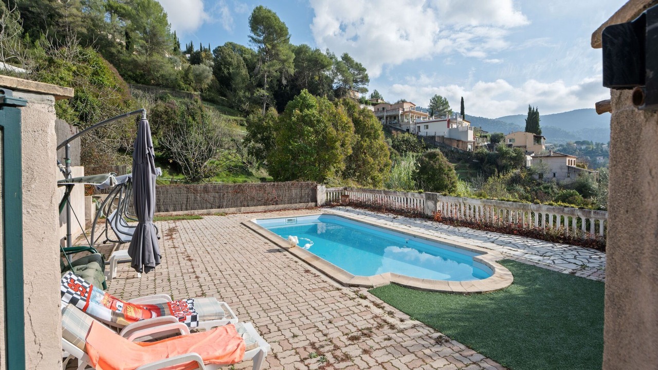 Photo of Outdoor in Drap