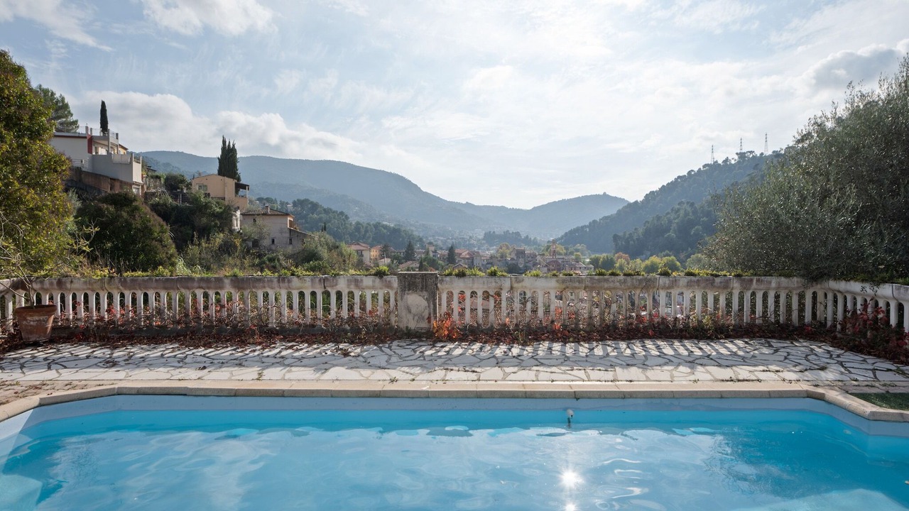 Photo of Outdoor in Drap