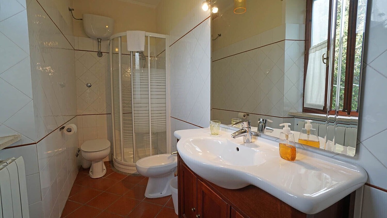 Photo of Bathroom in Vada