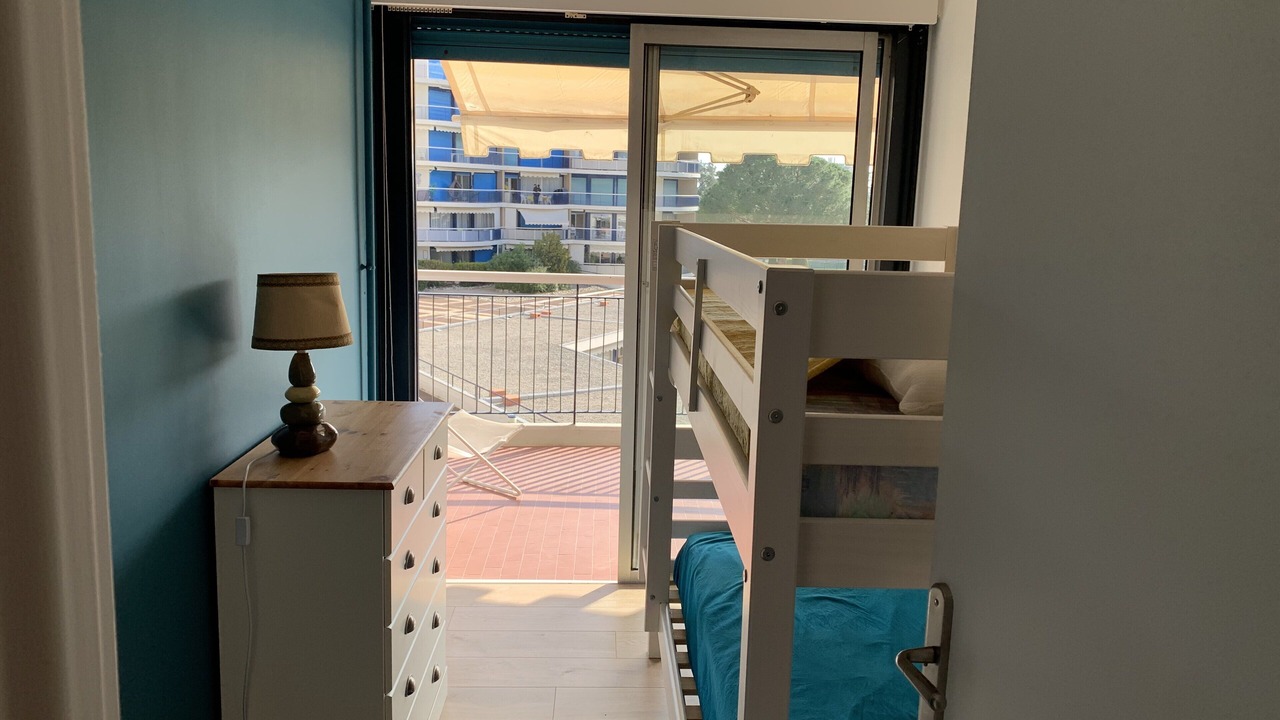 Photo of Bedroom in Mandelieu-La-Napoule