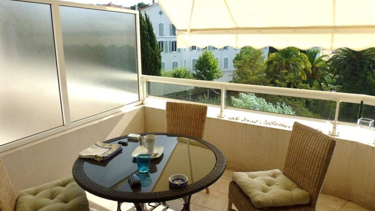 Photo of Outdoor in California - Pezou