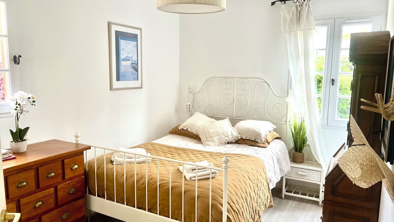Photo of Bedroom in Saint-Tropez