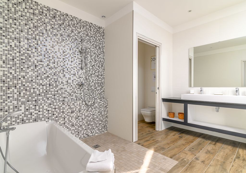 Photo of Bathroom in Golfe Juan