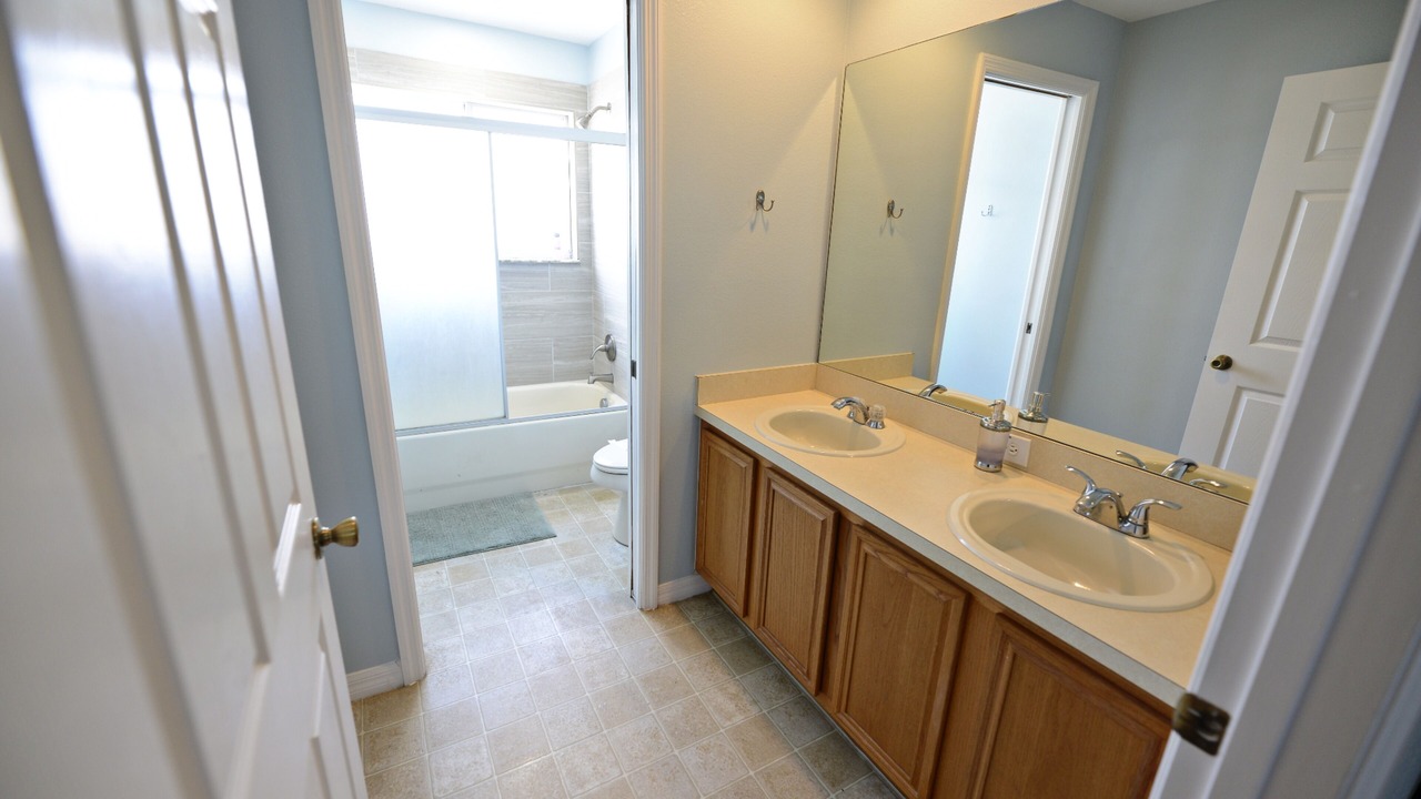 Photo of Bathroom in Meadow Woods