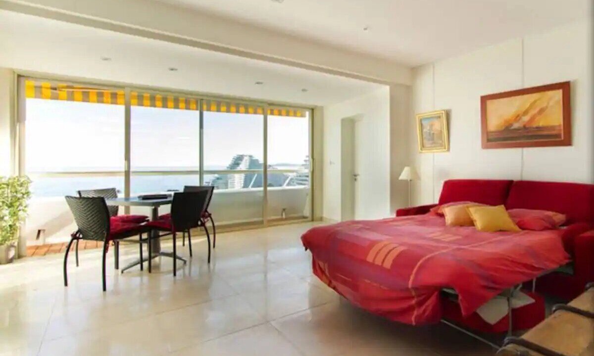 Photo of Bedroom in Villeneuve Loubet Beach