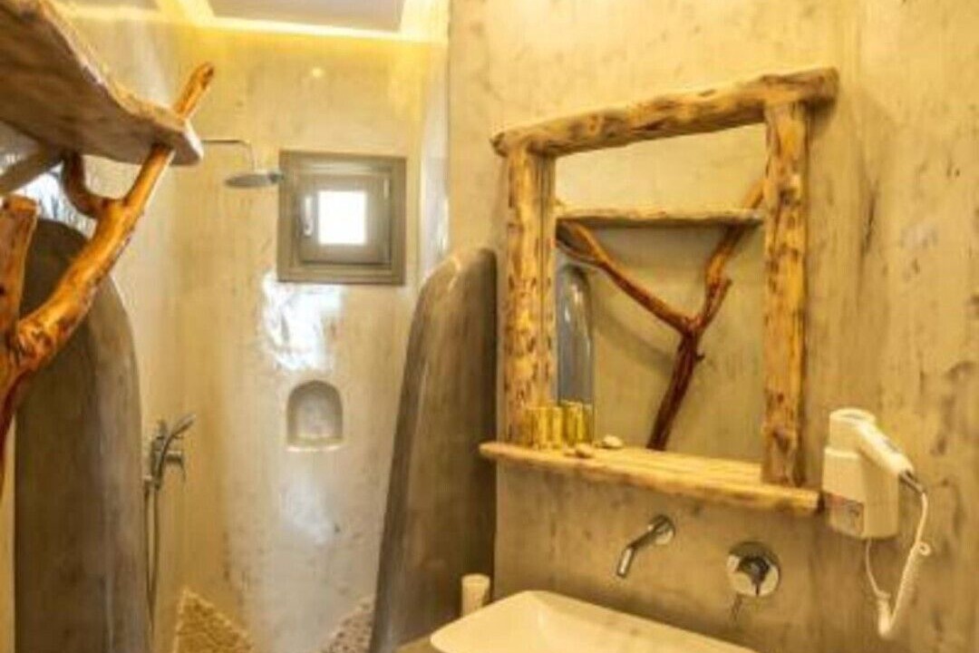 Photo of Bathroom in Perissa