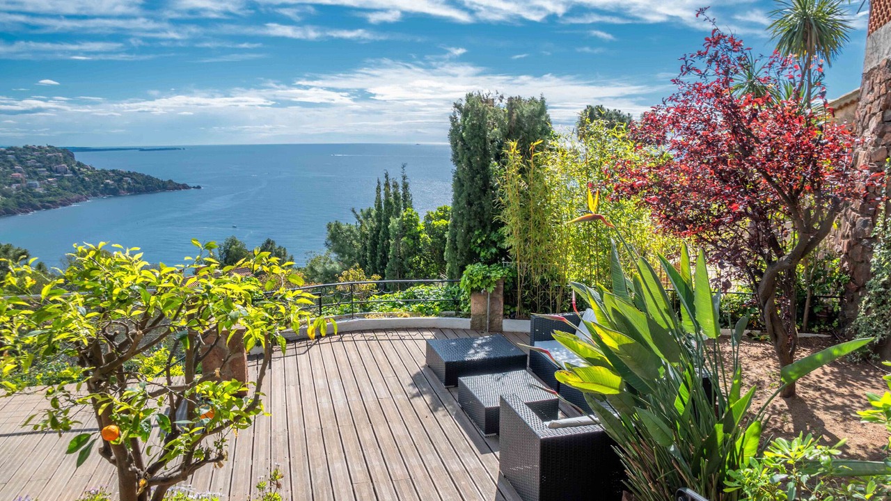 Photo of Outdoor in Espero-Pax
