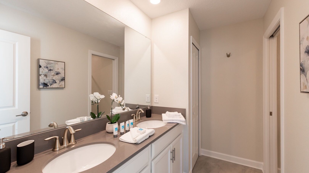 Photo of Bathroom in Four Corners