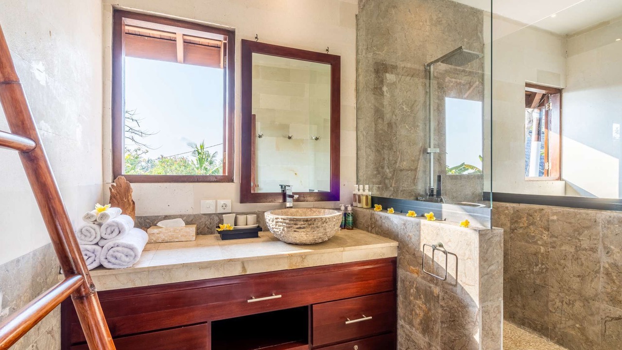 Photo of Bathroom in Suraberata