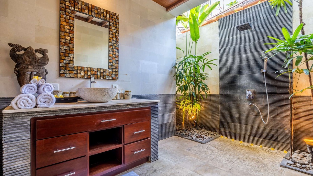Photo of Bathroom in Suraberata