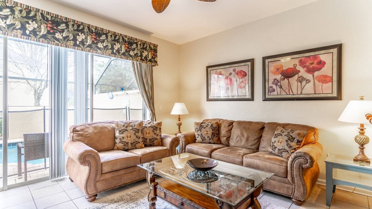 Photo of Livingroom in Windsor Hills