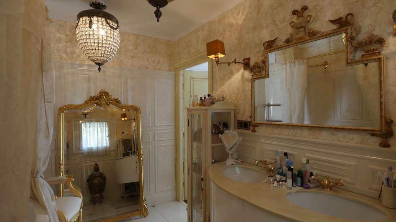 Photo of Bathroom in Beausoleil