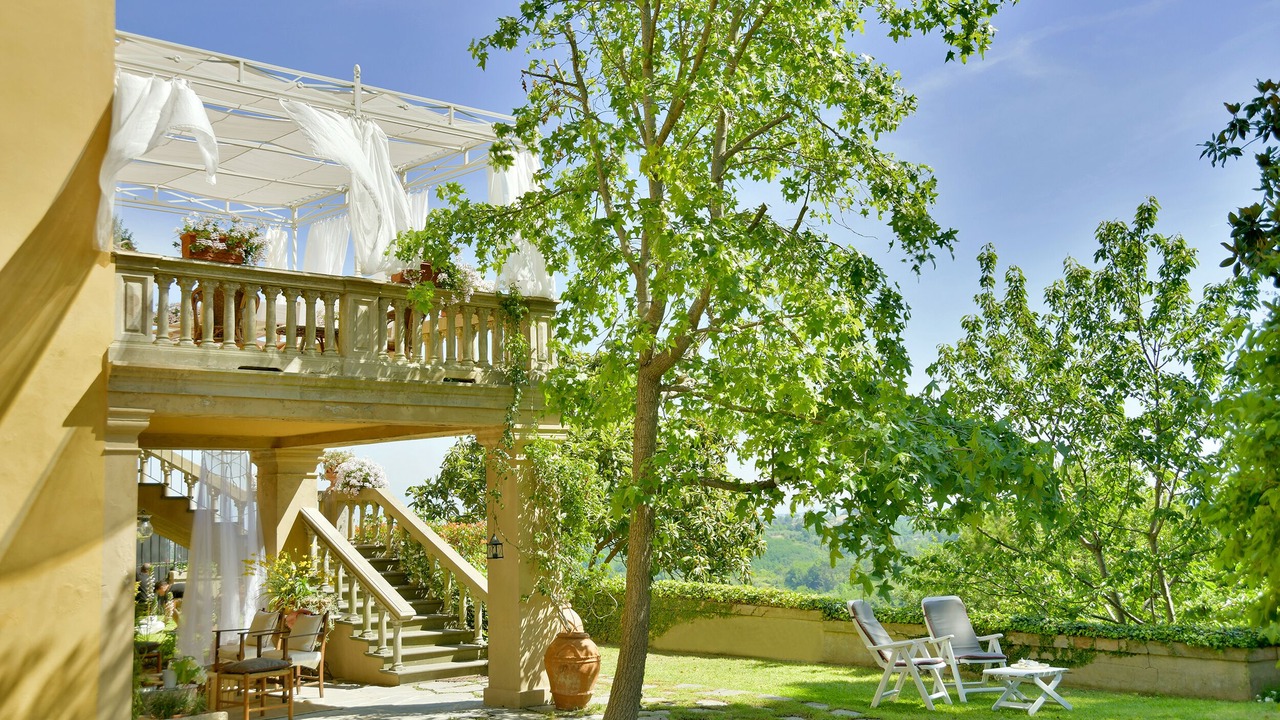 Photo of Outdoor in Lari