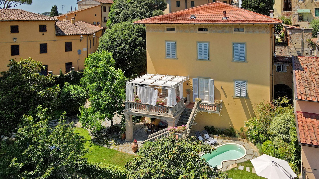 Photo of Outdoor in Lari