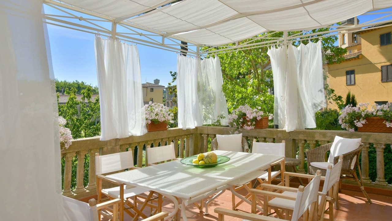 Photo of Outdoor in Lari