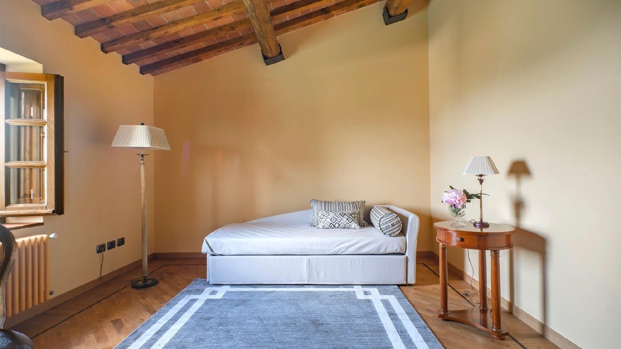 Photo of Others in Margine Coperta-Traversagna