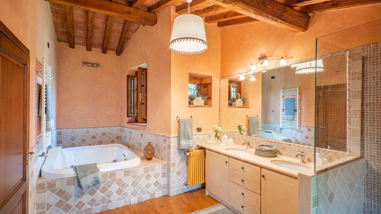 Photo of Bathroom in Margine Coperta-Traversagna