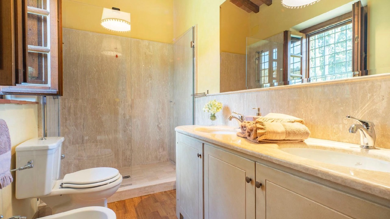 Photo of Bathroom in Margine Coperta-Traversagna