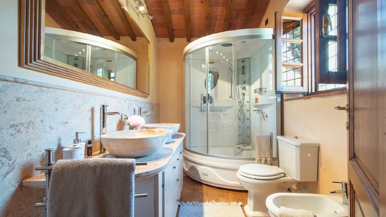 Photo of Bathroom in Margine Coperta-Traversagna