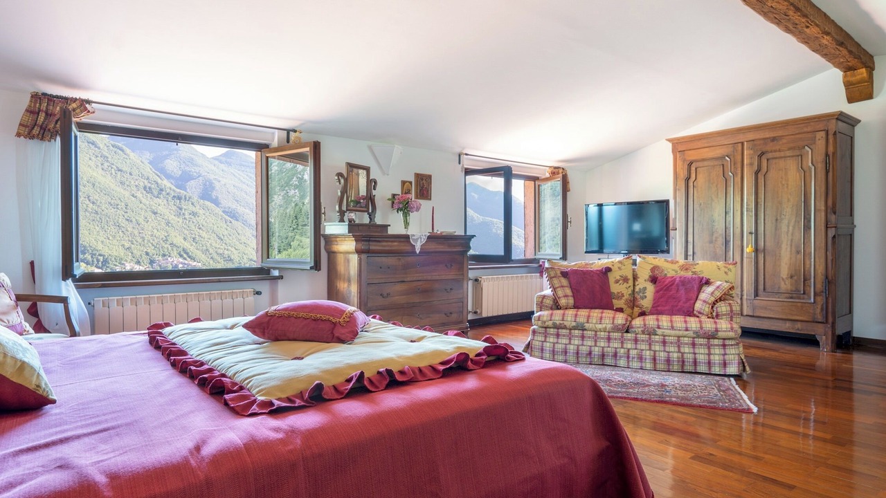 Photo of Bedroom in Fivizzano