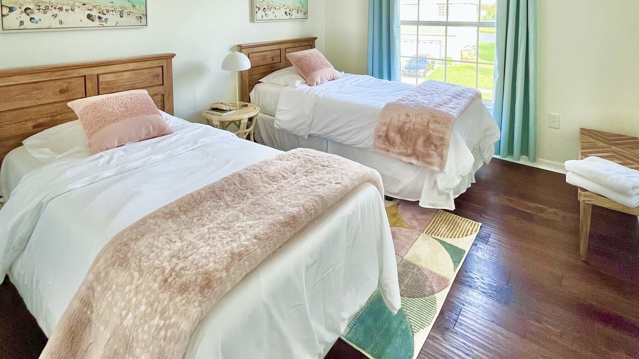 Photo of Bedroom in Crescent Lakes