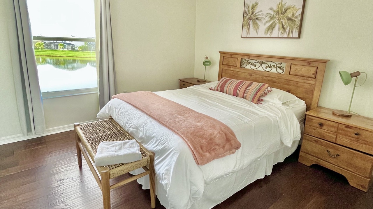 Photo of Bedroom in Crescent Lakes