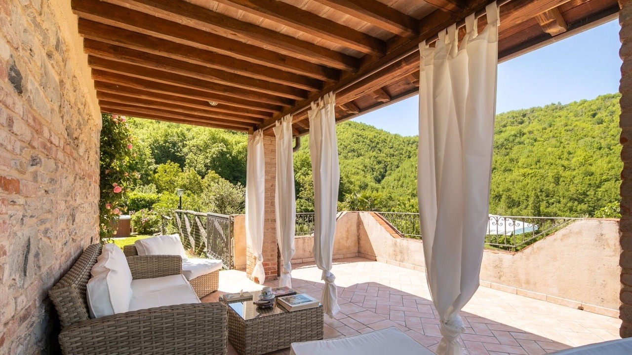 Photo of Patio Balcony in Fivizzano