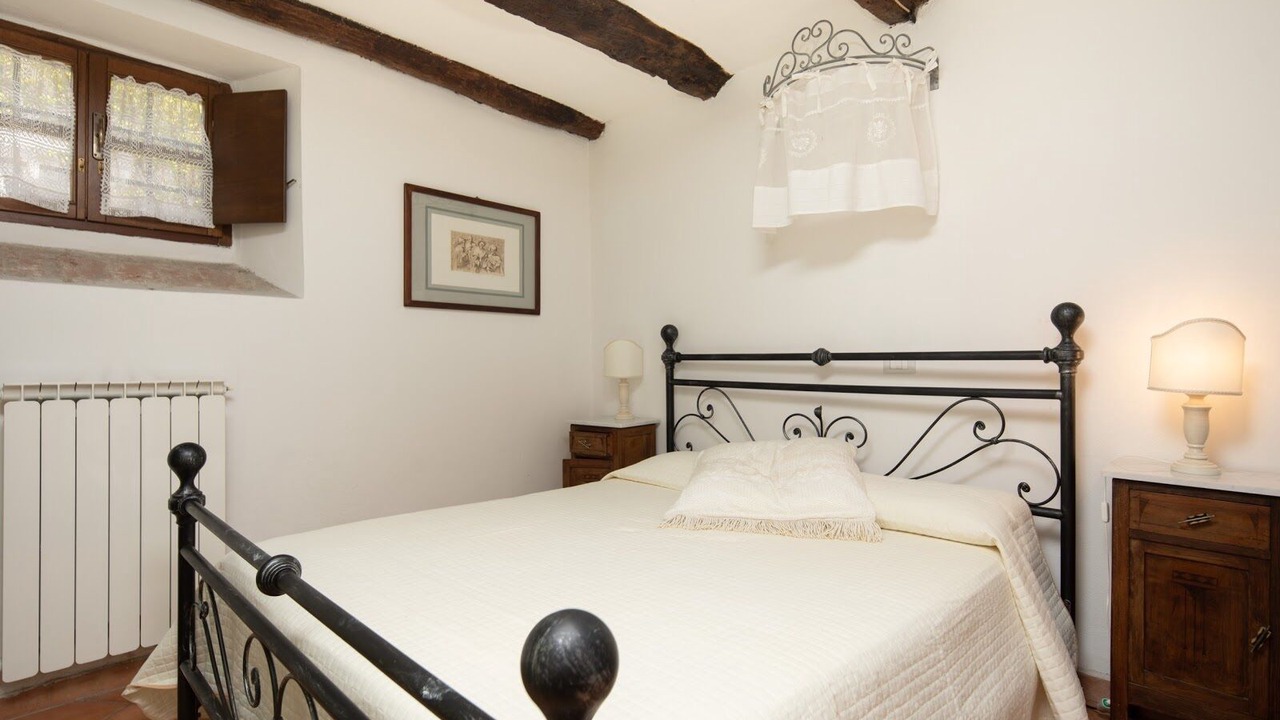 Photo of Bedroom in Fivizzano