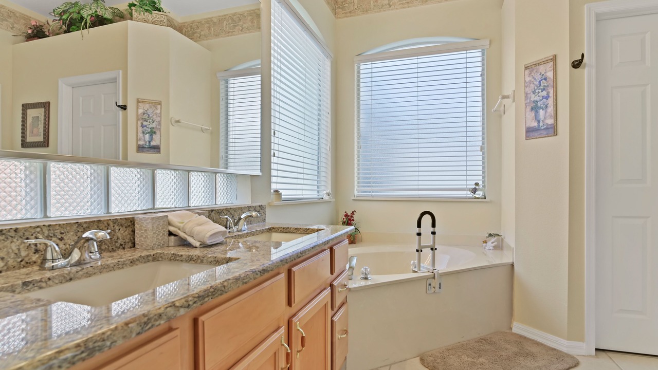 Photo of Bathroom in Ridgewood Lakes