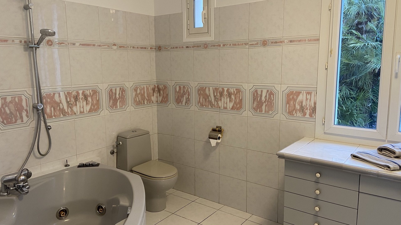 Photo of Bathroom in Antibes City Centre