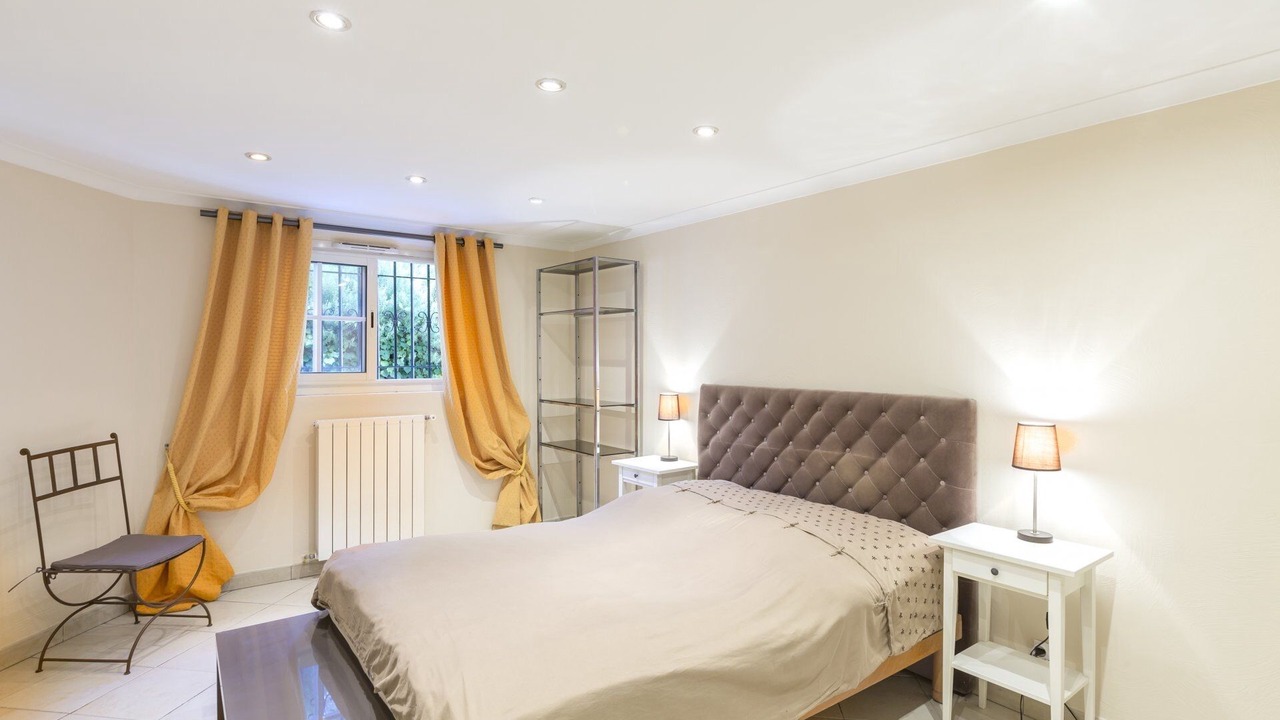 Photo of Bedroom in Biot