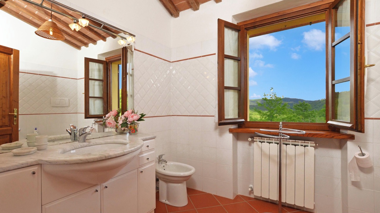 Photo of Bathroom in Monticiano