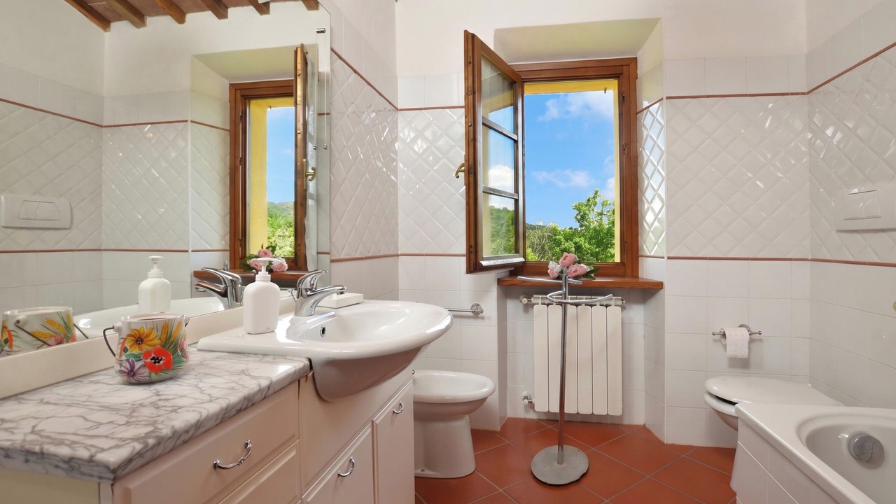 Photo of Bathroom in Monticiano