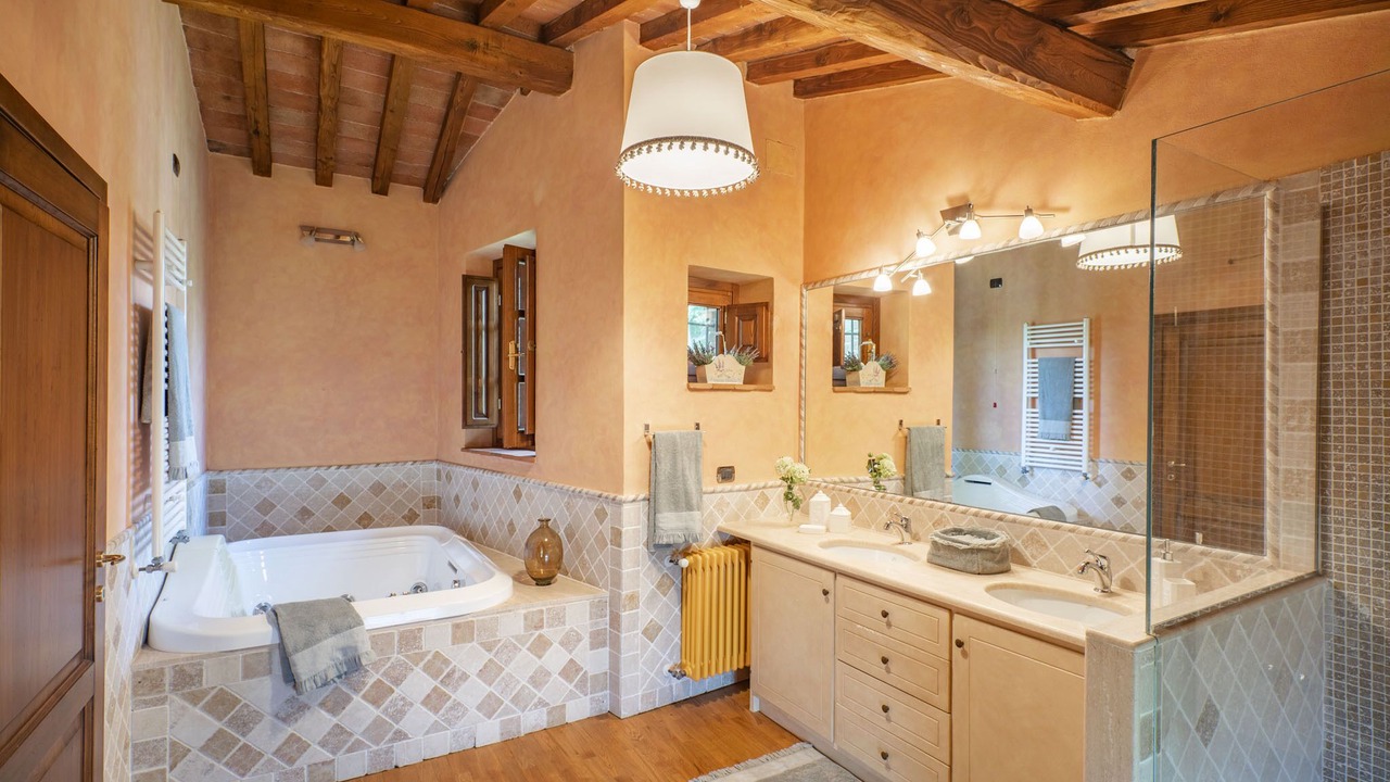 Photo of Bathroom in Margine Coperta-Traversagna