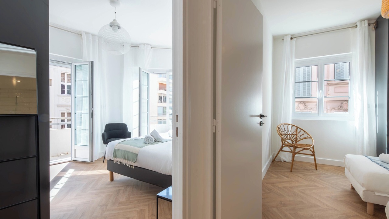 Photo of Bedroom in Cannes City Centre