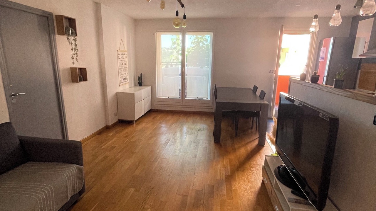 Photo of Livingroom in Saint Pierre de Feric