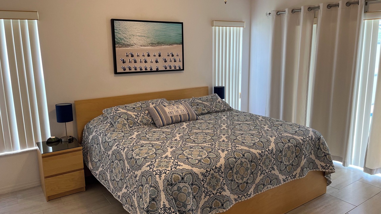 Photo of Bedroom in Crescent Lakes