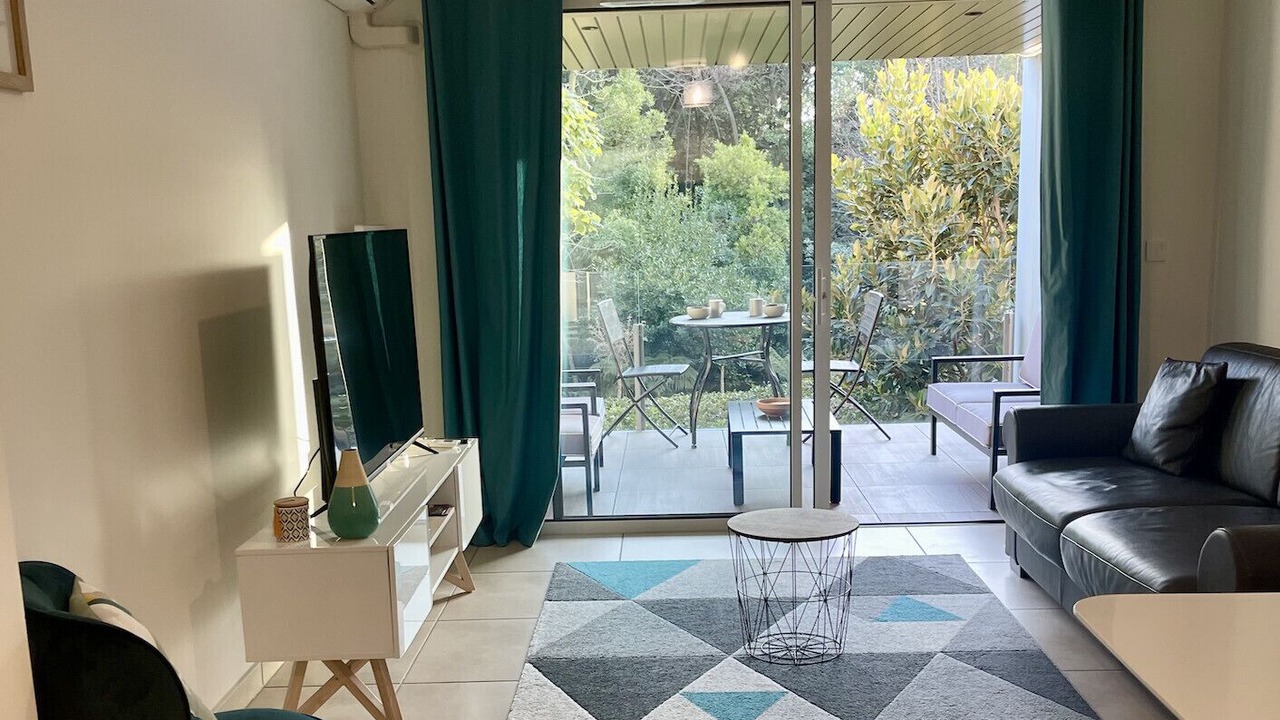 Photo of Livingroom in Prado - Republique