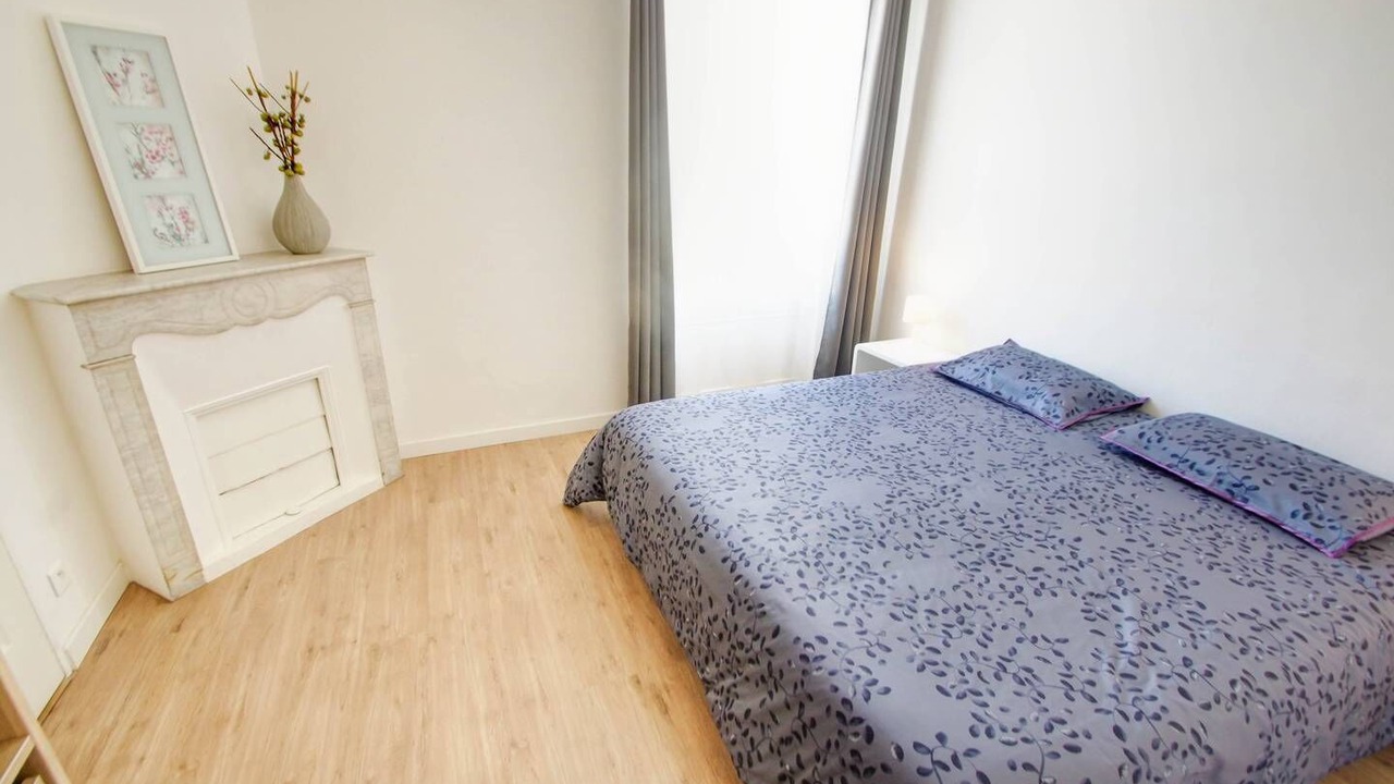 Photo of Bedroom in Cannes City Centre