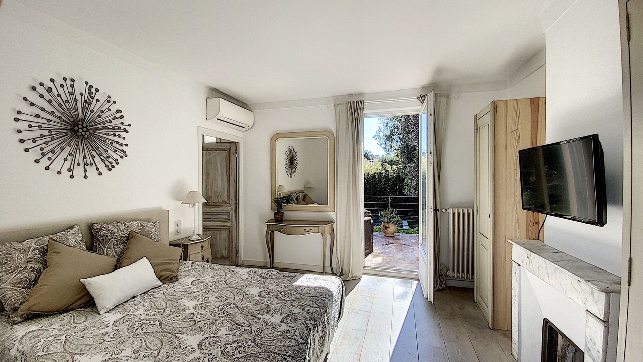Photo of Bedroom in Cap-d'Antibes