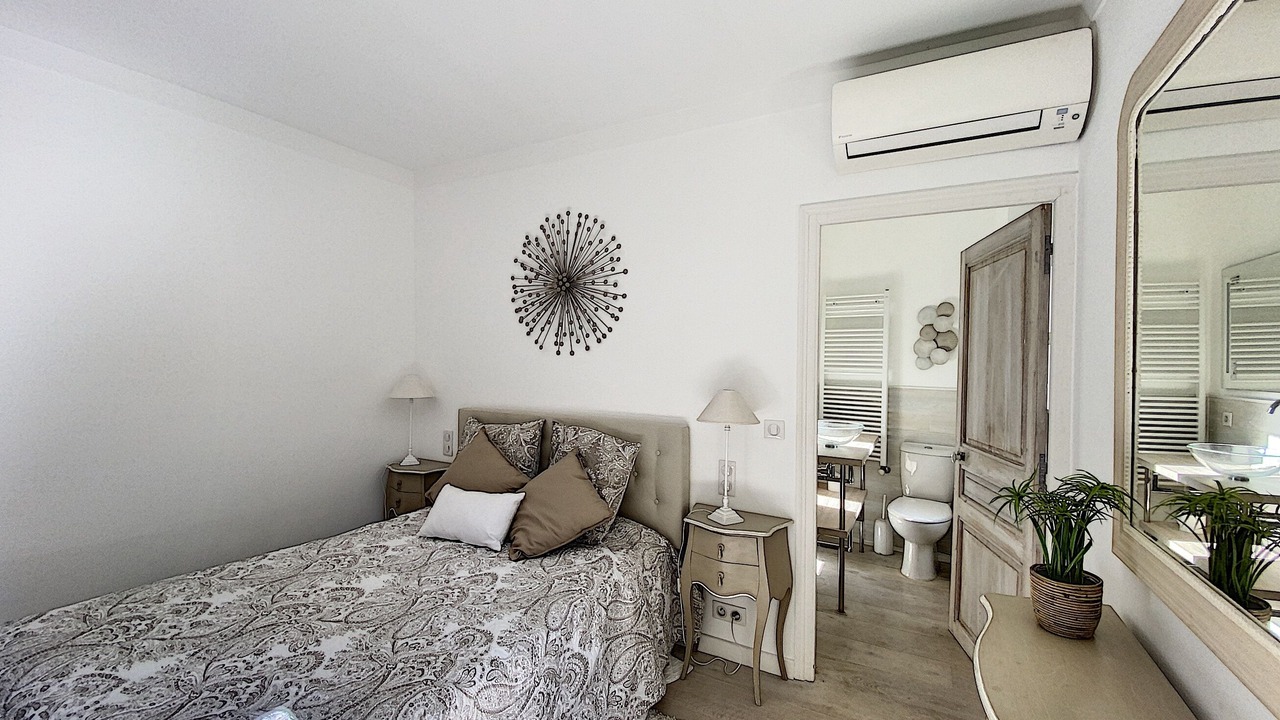 Photo of Bedroom in Cap-d'Antibes