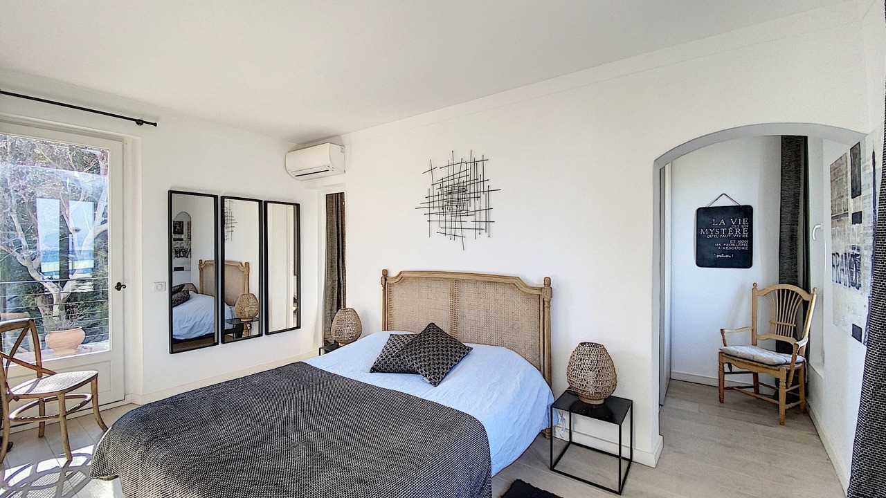 Photo of Bedroom in Cap-d'Antibes