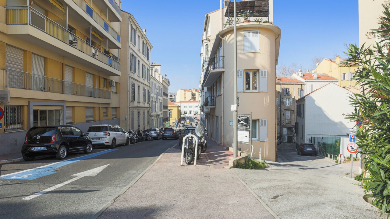Photo of Others in Carnot